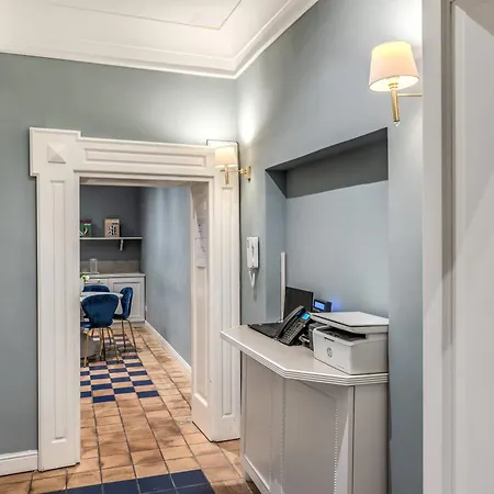 Townhouse Condotti 29