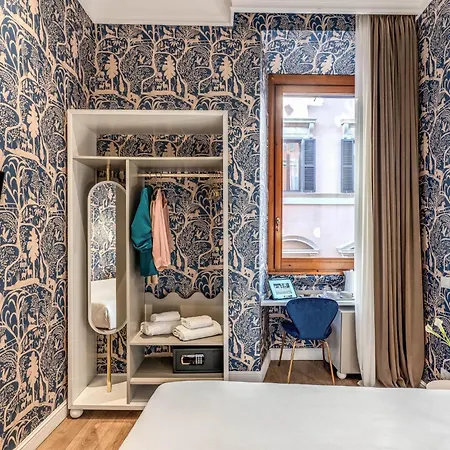 Townhouse Condotti 29 *