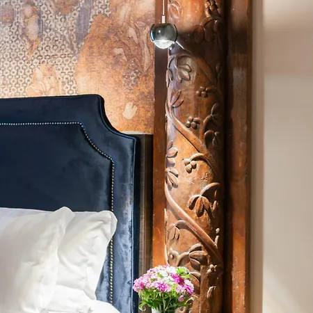 H77 - Maison D'art Collection Apartahotel *