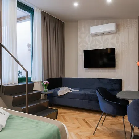 H77 - Maison D'art Collection Apartahotel