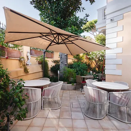 Hotel Sourire 3*