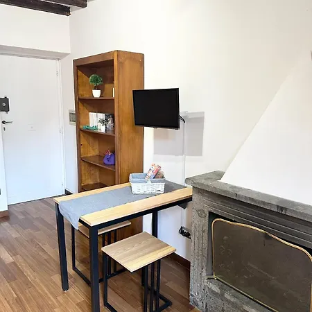 Apartment Domus Incantevole Vicino Colosseo Foro Rome