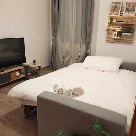 Agli Acquedotti, Con Giardino Privato *