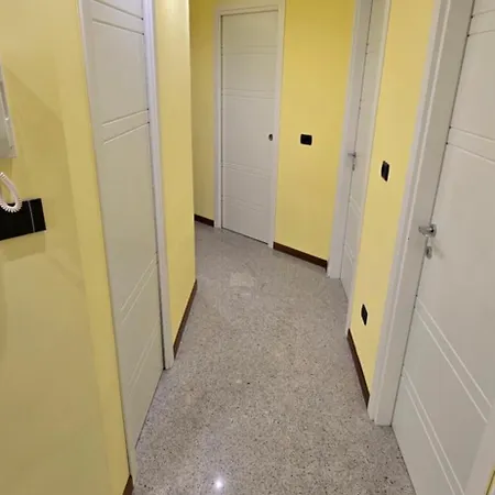 Clohouse Apartment *