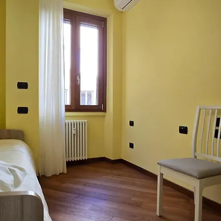 Clohouse Apartment *