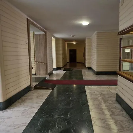 Clohouse Apartment *