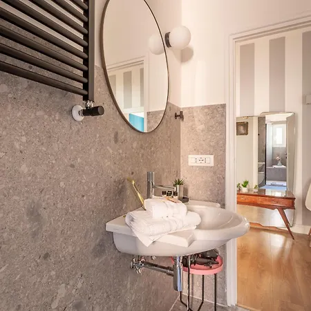 Apartment Iflat Charming Vintage In Esquilino
