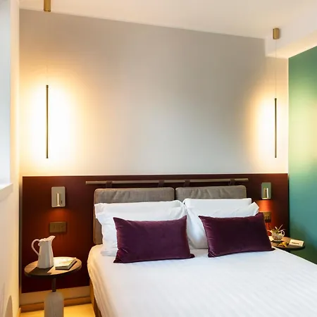 Adoro Hotel 4*