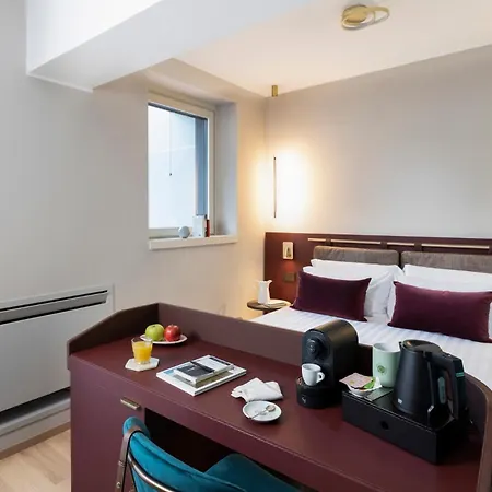 Hotel Adoro 4*
