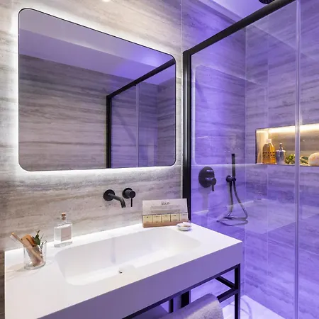 Hotel Adoro