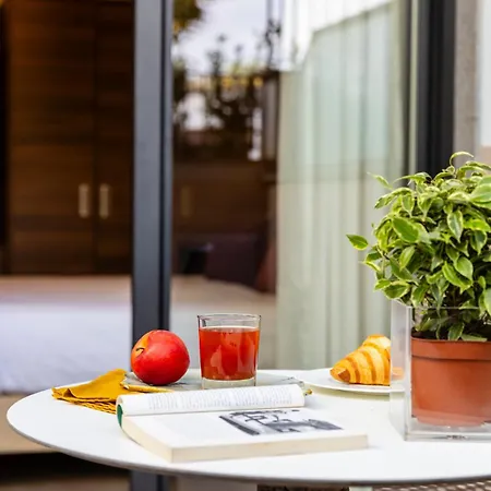 Adoro Hotel