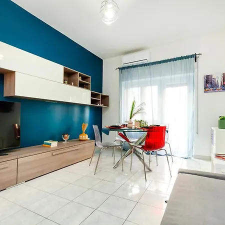 Cozy Trastevere Station Apartment Rome