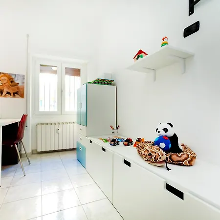 Cozy Trastevere Station Apartment