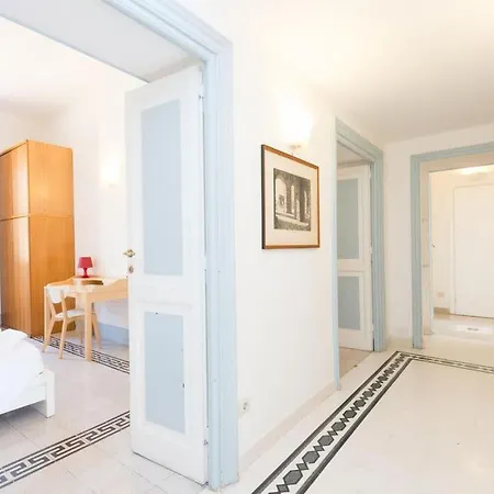Vatican Comfortable Sunny Apartment