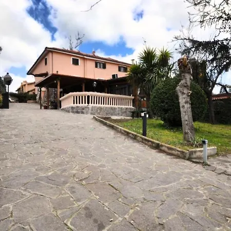 Casale De Santis 2*
