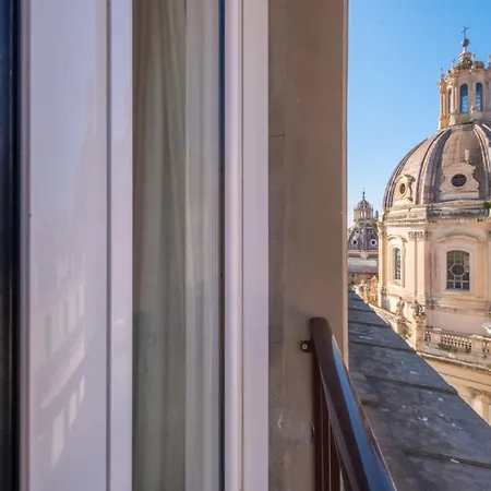 Elegant And Luxury @altare Della Patria Apartman *