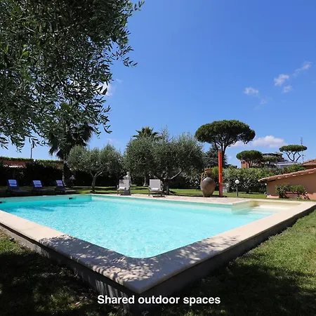 Villa Con Piscina