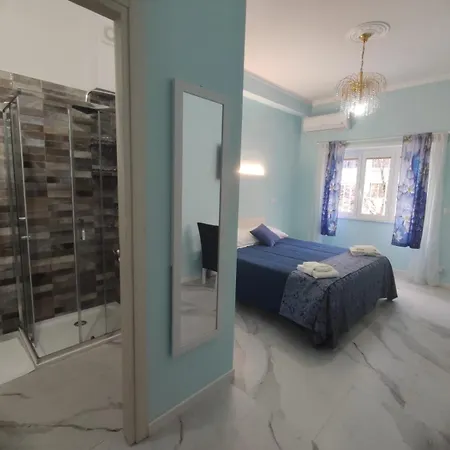An &lo-luxury - Metro Teano Guest house