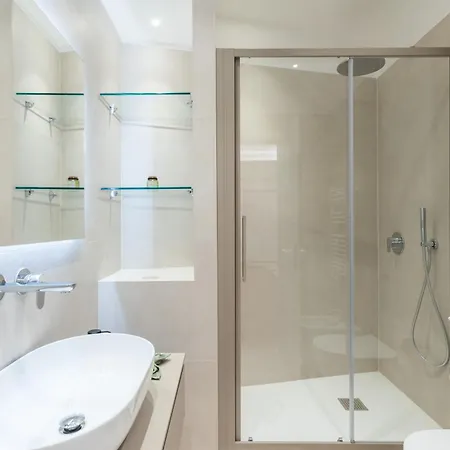 Domus Lux Angelica- Nearby Vatican Apartment *
