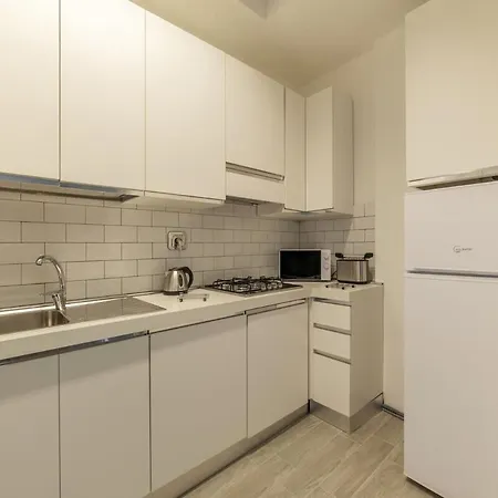 Live - Exclusive Penthouses Rome