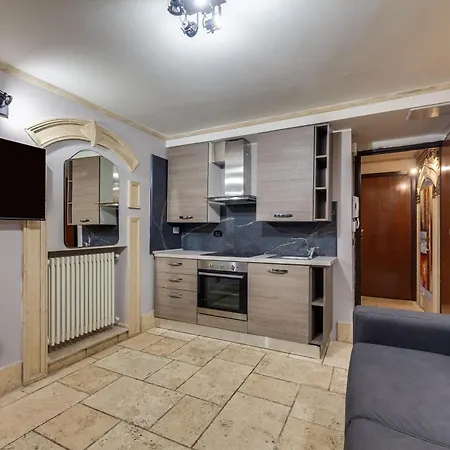 Oliviero - Piazza Navona Apartment Rome