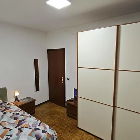 Homestay Casa Della Nonna - Female Only Rome