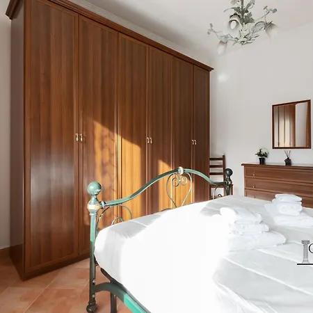 Caput Mundi - 100mt To Metro A, Terrace, A-c, 15 Min To Center Guest house