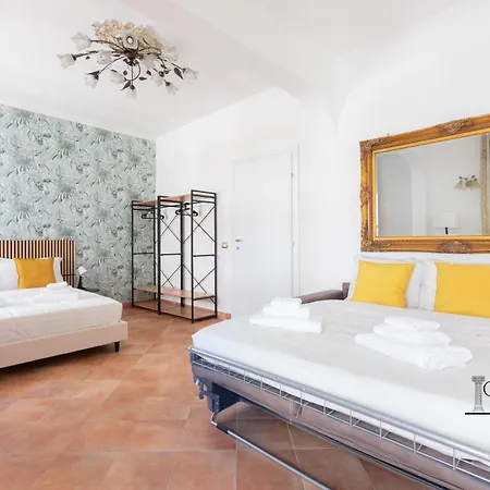 Guest house Caput Mundi - 100mt To Metro A, Terrace, A-c, 15 Min To Center Rome