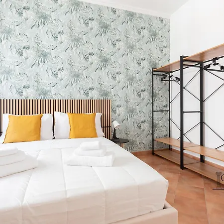 Caput Mundi - 100mt To Metro A, Terrace, A-c, 15 Min To Center Guest house