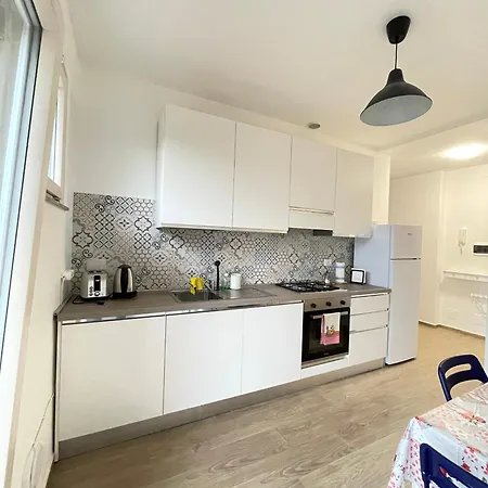 Park View Apartment *