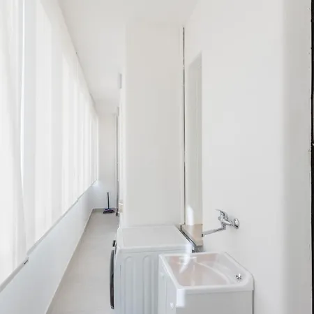 Domus Lux Angelica- Nearby Vatican Apartment Rome