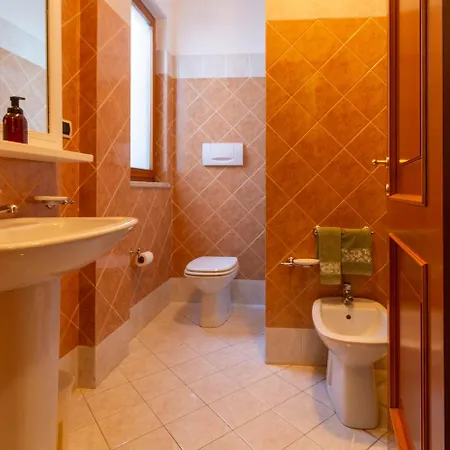 - Essential Appartamento Roma