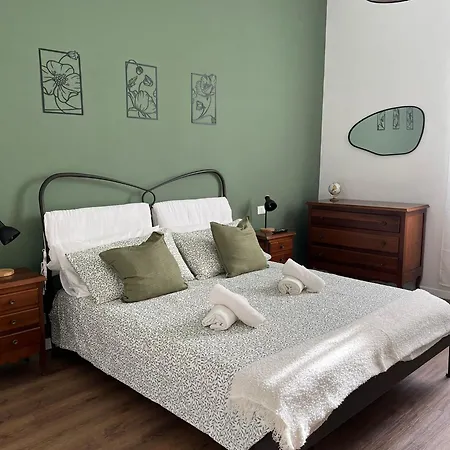 Flower Fields Apartment Rome