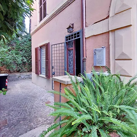 A Casa, Aventino Rome