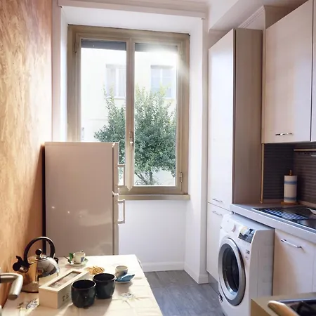 Cozy In The Heart Of Garbatella Apartment