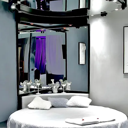 Luxury With And Free Parking Holiday home *