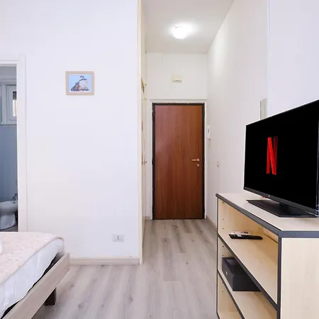 Apartment Tuscolana Blu - Grazioso Monolocale Rome