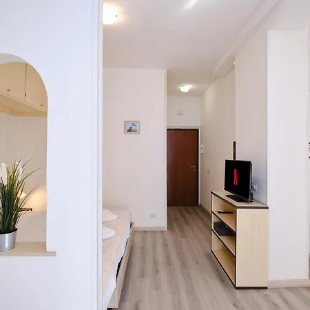 Apartment Tuscolana Blu - Grazioso Monolocale Rome