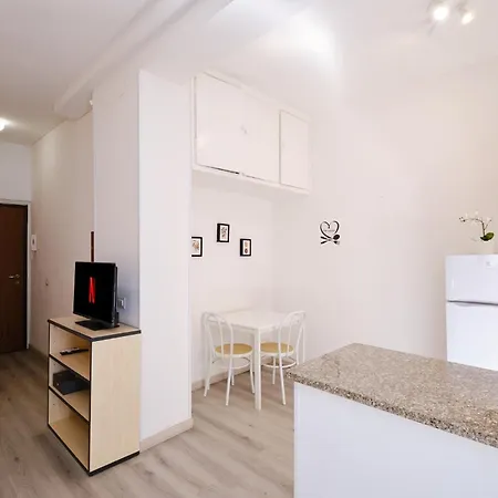 Apartment Tuscolana Blu - Grazioso Monolocale
