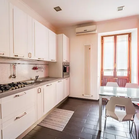 Apartment Dimora Esedra, Historical Flat In The Heart Of