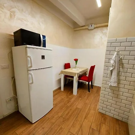 Apartment Free Breakfast- Cozy Steps From The Colosseo