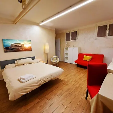 Free Breakfast- Cozy Steps From The Colosseo Apartment