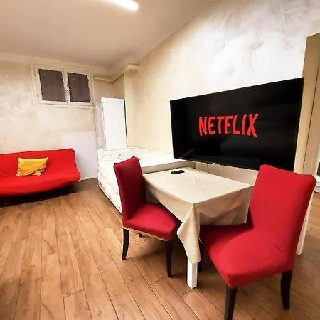Apartamento Free Breakfast- Cozy Steps From The Colosseo