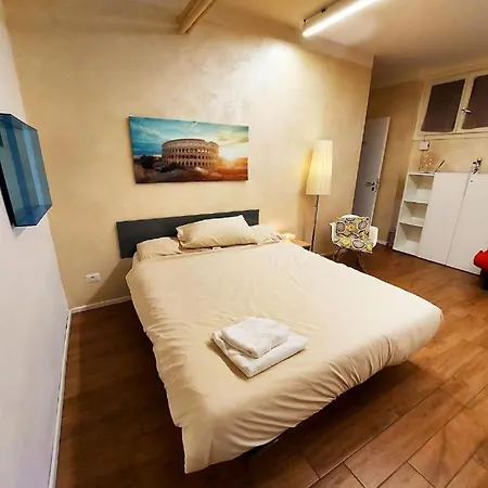 Free Breakfast- Cozy Steps From The Colosseo Apartment *