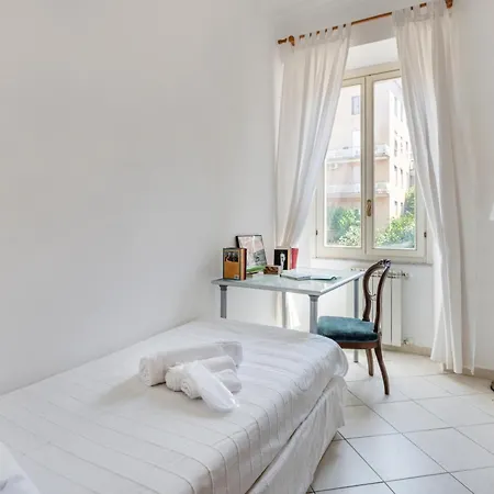 A Casa Di Chiara-comfort Vicino Al Centro Di Apartment *