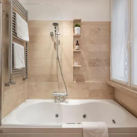 2 - Exclusive 2bedroom & 2bathroom * Rome