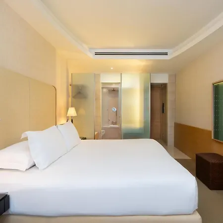 Precise House Mantegna Hotel 4*