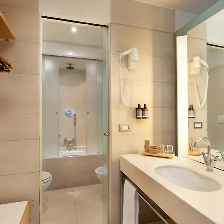 Hotel Precise House Mantegna 4*
