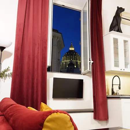The Grand View Lux Vatican Rzym