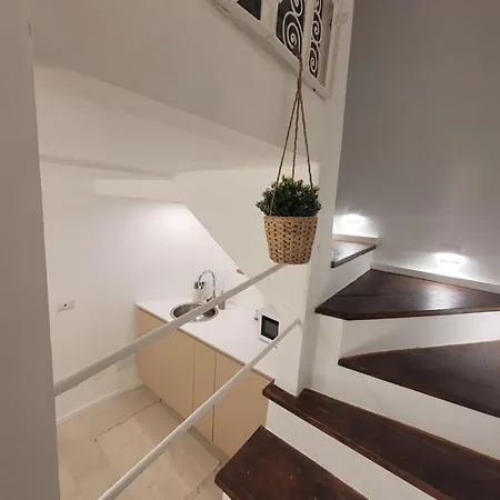 Apartment Mini Loft Madi' *